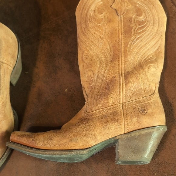 Ariat Brown Leather Western Heeled Boots - Picture 4 of 14